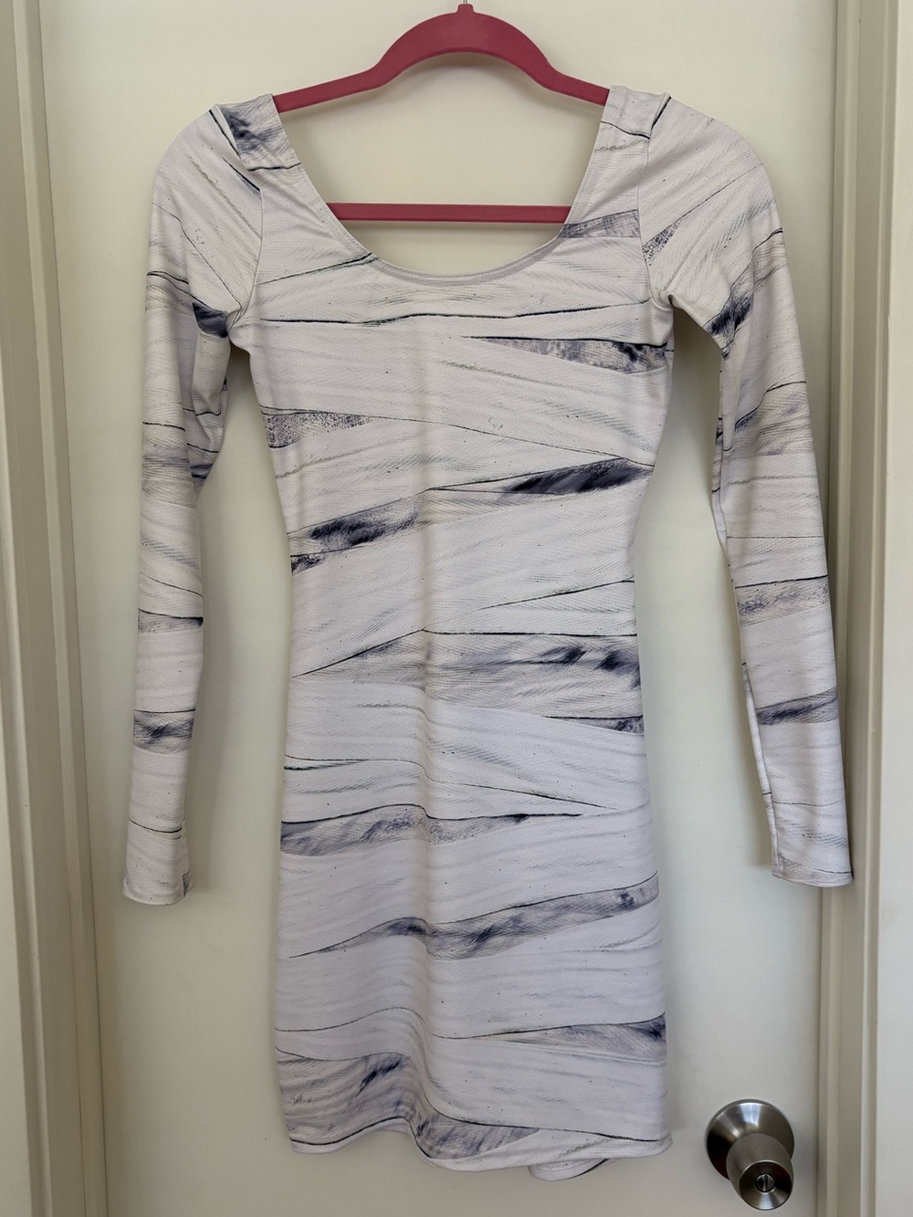 BlackMilk Mummy White/Gray Long Sleeve Bodycon Dress Size M